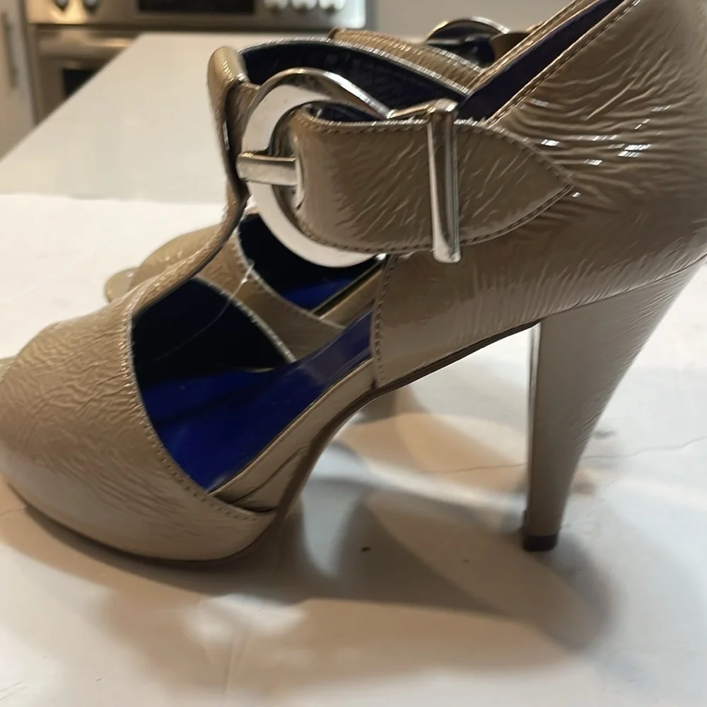 Candies Primp T-strap Nude Patent Platform Party heels size 7